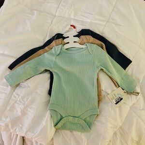 Ribbed Long Sleeve Baby Bodysuit Set - Mint, Tan, and dark blue